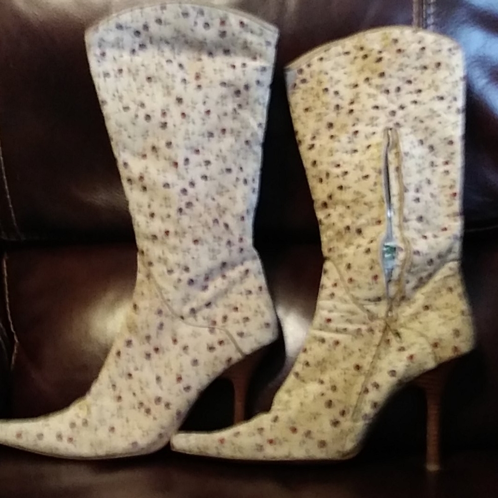 Suede boots